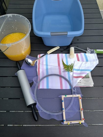 Materialien um Papier zu schöpfen